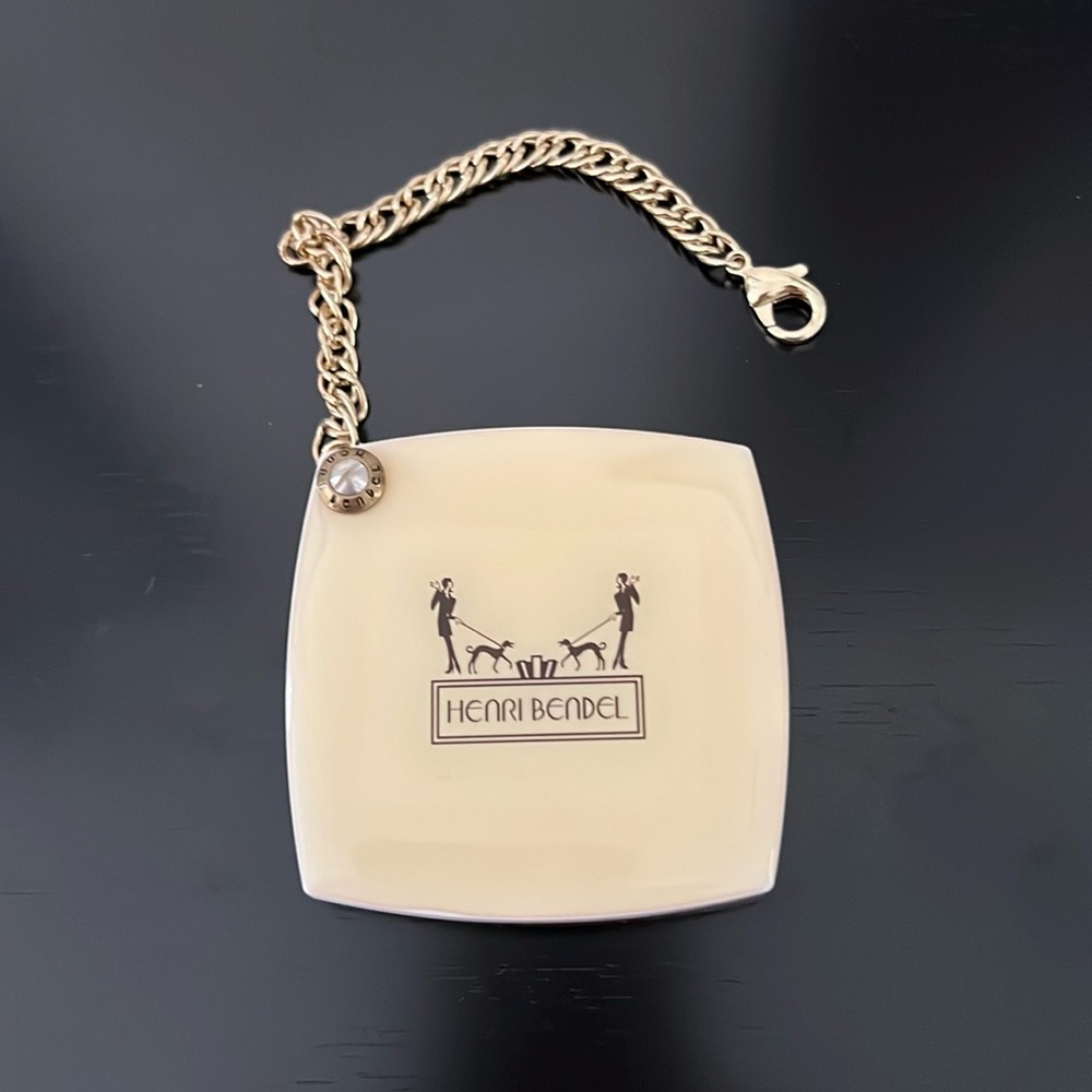 Henri Bendel Cream Compact with Gold Chain